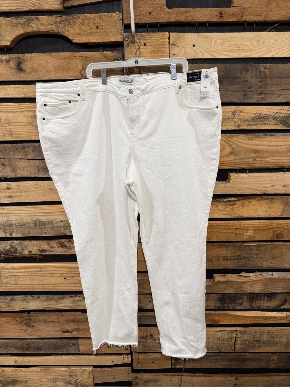 Abercrombie‎ & Fitch White Curve Love The 90’s Straight Mid Rise Jeans Size 37 L